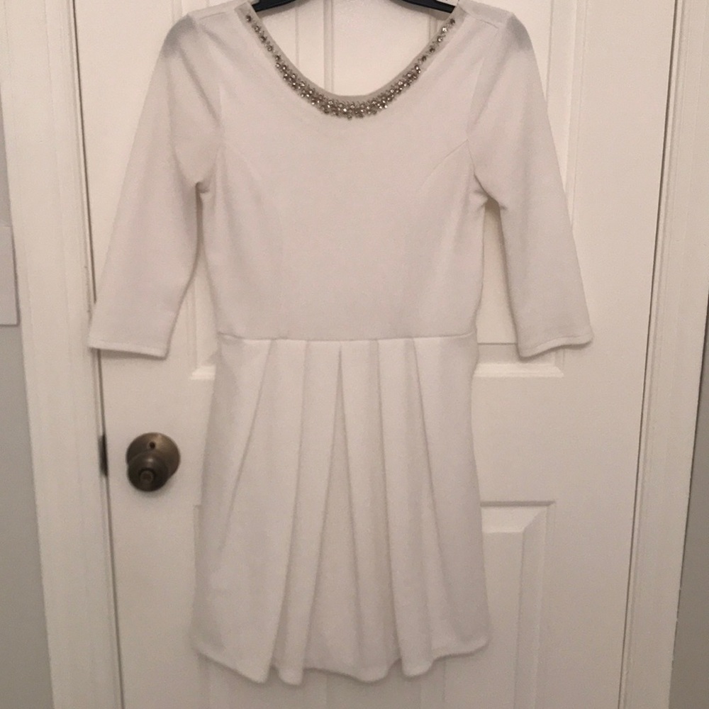 Cute pure white dress bow back